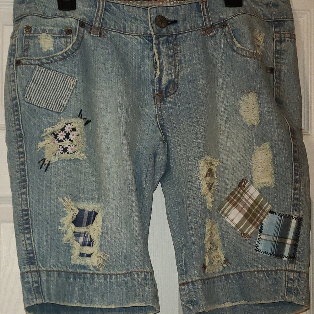 Something trickie size 13 jean shorts